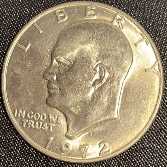 1972 Eisenhower Dollar Known for 3 Types, Looks Better in hand than Pict… - Picture 3 of 3
